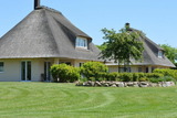 Ferienhaus in Fehmarn OT Staberdorf - Reetdachhaus 3, inkl. 2 Parkpl&auml;tze - Bild 1