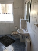 Ferienwohnung in Rostock - Zur kleinen Strandperle - Bad mit Dusche und WC