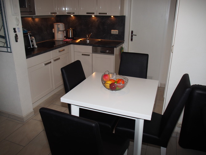Ferienwohnung in K&uuml;hlungsborn - Strandstra&szlig;e 32 - Essbereich