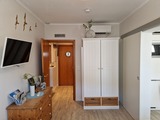 Ferienwohnung in Grömitz - Haus Solymar - Schlafzimmer, Kleiderschrank, Klimaanlage