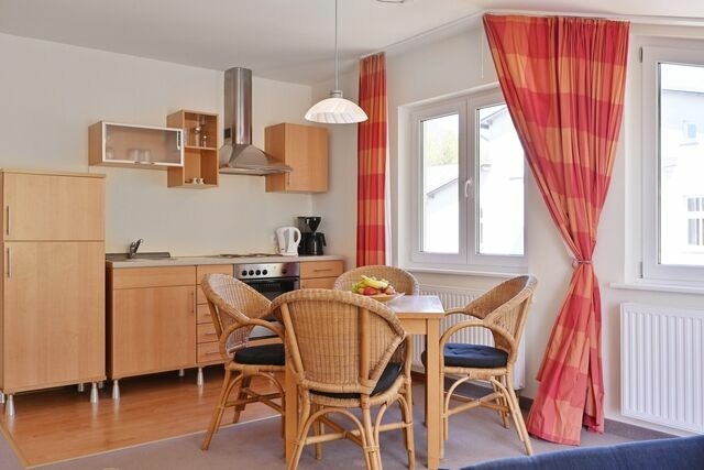 Ferienwohnung in Sellin - Ferienwohnung 11 f&uuml;r 4 Personen strandnah in Sellin auf R&uuml;gen Villa Celia WLAN SAUNA - Bild 5