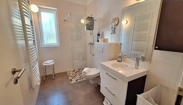 Ferienwohnung in Heringsdorf - Anna**** Whg1 Brinkmannhaus 4-Sterne - praktisch fast am Strand, Terrasse, Grill - Bild 9