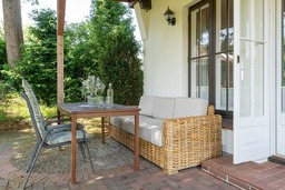 Haus an der Zeder