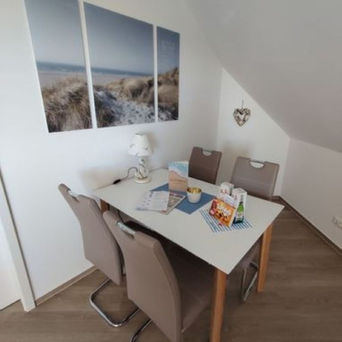 Ferienwohnung in Brenkenhagen - Ostseebrise 17 - Essecke im WZ