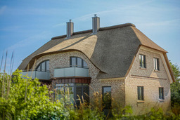De B&ouml;&ouml;i LuxusFerienhaus mit Meerblick, Sauna & Kamin